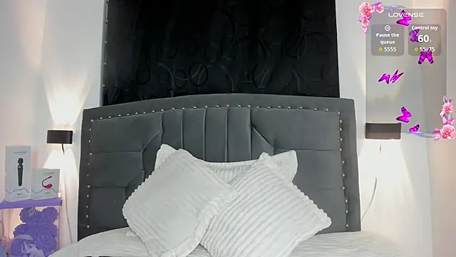 Lilith Thompson online show from November 27, 2025, 12:22 am