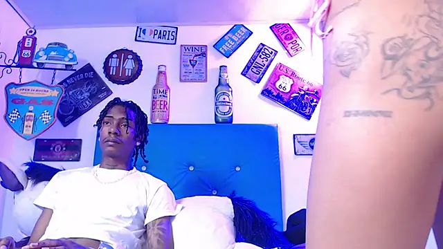 Snapshot of lili_roussi chatting on October 25, 2025, 12:21 am lili roussi online show from October 25, 2025, 12:21 am