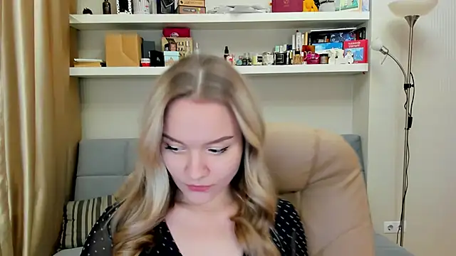 Snapshot of Kara_Smith_ chatting on December 1, 2024, 9:20 pm Kara Smith online show from December 1, 2024, 9:20 pm