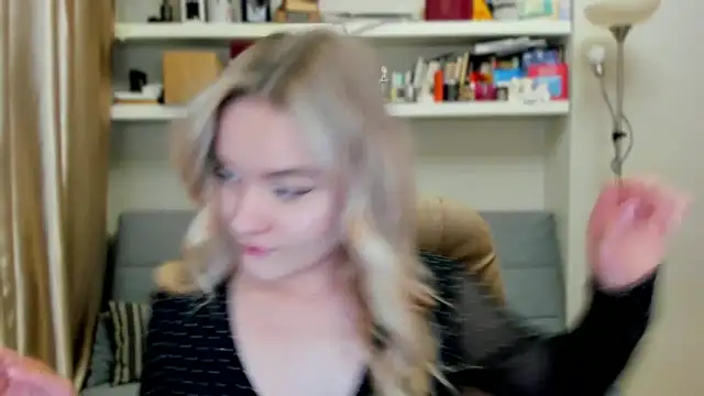 Snapshot of Kara_Smith_ chatting on October 3, 2025, 9:05 pm Kara Smith online show from October 3, 2025, 9:05 pm