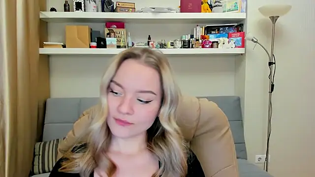 Snapshot of Kara_Smith_ chatting on December 4, 2024, 11:19 pm Kara Smith online show from December 4, 2024, 11:19 pm