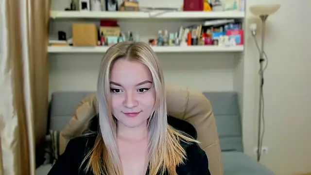 Snapshot of Kara_Smith_ chatting on October 16, 2025, 10:51 pm Kara Smith online show from October 16, 2025, 10:51 pm