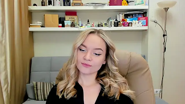 Snapshot of Kara_Smith_ chatting on February 23, 2025, 9:26 pm Kara Smith online show from February 23, 2025, 9:26 pm