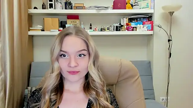 Snapshot of Kara_Smith_ chatting on January 31, 2025, 11:13 pm Kara Smith online show from January 31, 2025, 11:13 pm