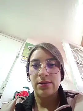 Snapshot of HOLY_DOLL chatting on September 10, 2025, 10:53 pm HOLY DOLL online show from September 10, 2025, 10:53 pm