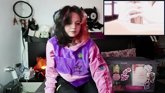 Snapshot of Devil_And_Princess chatting on October 22, 2025, 2:33 am Devil And Princess online show from October 22, 2025, 2:33 am