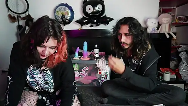 Snapshot of Devil_And_Princess chatting on November 6, 2025, 1:31 am Devil And Princess online show from November 6, 2025, 1:31 am