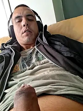 Snapshot of marco199077 chatting on April 3, 2026, 3:29 pm marco199077 online show from April 3, 2026, 3:29 pm