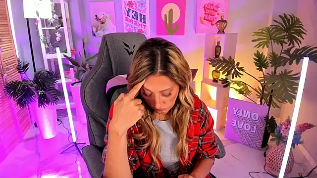 SarahAlluring online show from September 25, 2025, 12:33 pm