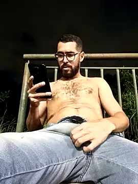 pdasgyn online show from April 14, 2026, 9:42 pm