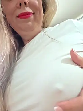 Irina3718 online show from March 12, 2026, 2:43 pm