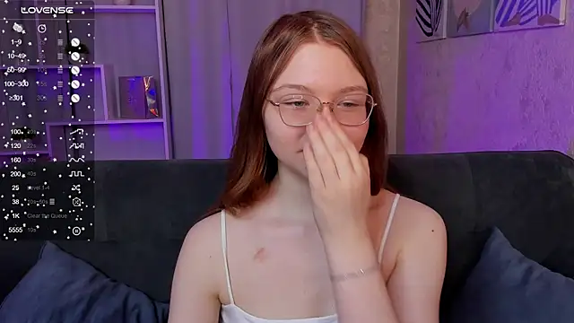 Snapshot of luv_tessa chatting on December 16, 2025, 1:32 am luv tessa online show from December 16, 2025, 1:32 am