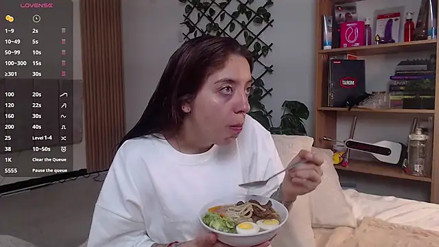 Snapshot of Soy_mangx chatting on February 10, 2026, 8:08 pm Soy mangx online show from February 10, 2026, 8:08 pm