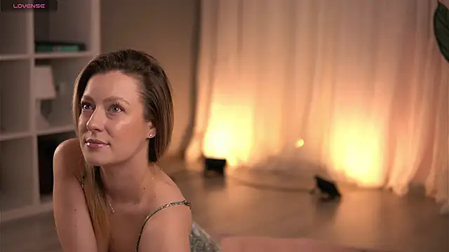 AnnastasiaMills online show from February 19, 2026, 7:33 pm