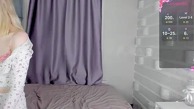 Snapshot of alicewonderyou chatting on October 27, 2025, 2:07 pm alicewonderyou online show from October 27, 2025, 2:07 pm