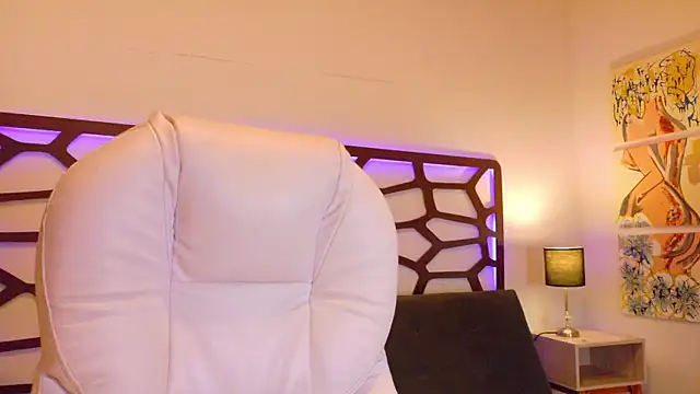 alice rous21 online show from November 4, 2025, 1:15 pm