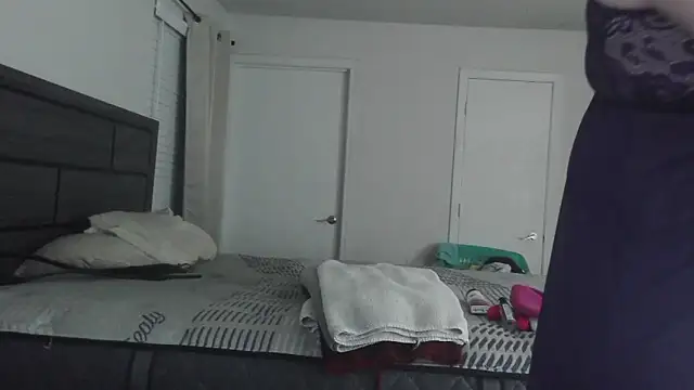 Snapshot of FantasyWifeBri chatting on December 3, 2025, 10:42 pm FantasyWifeBri online show from December 3, 2025, 10:42 pm