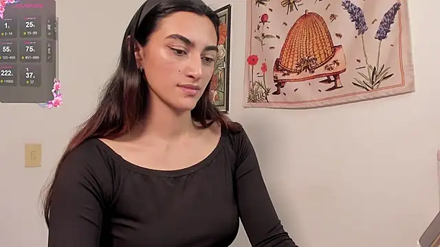 Snapshot of Gabee7_ chatting on December 2, 2025, 7:04 pm Gabee7 online show from December 2, 2025, 7:04 pm