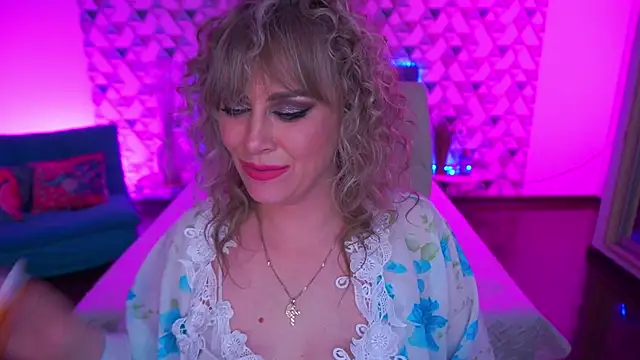 CandyLadyyy online show from May 18, 2026, 4:07 am