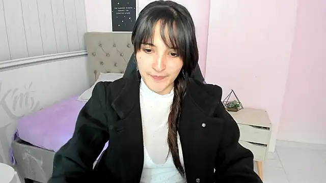 Snapshot of Tania_Duque chatting on October 18, 2025, 2:19 pm Tania Duque online show from October 18, 2025, 2:19 pm