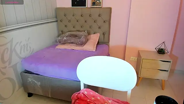 Snapshot of Tania_Duque chatting on September 25, 2025, 1:17 pm Tania Duque online show from September 25, 2025, 1:17 pm