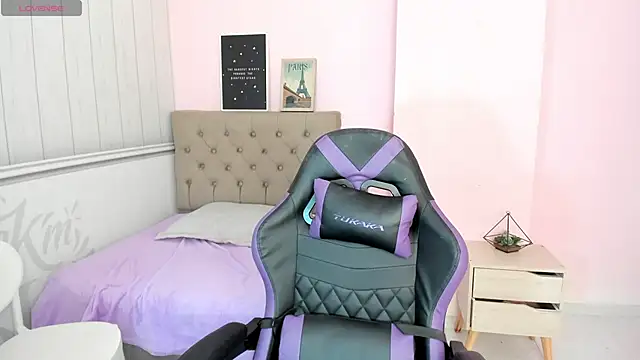 Snapshot of Tania_Duque chatting on November 8, 2025, 2:20 pm Tania Duque online show from November 8, 2025, 2:20 pm