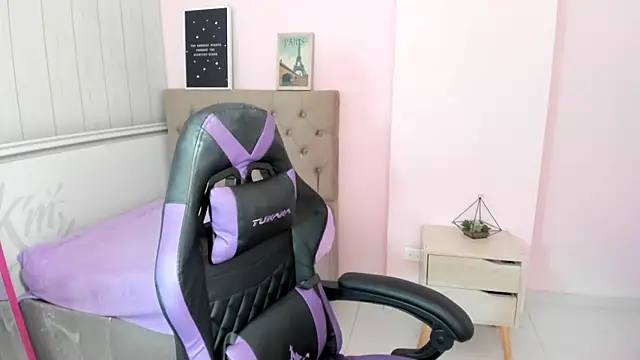 Snapshot of Tania_Duque chatting on November 29, 2025, 3:01 pm Tania Duque online show from November 29, 2025, 3:01 pm