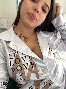 Snapshot of LunaCandy_ chatting on October 3, 2025, 6:31 pm LunaCandy online show from October 3, 2025, 6:31 pm