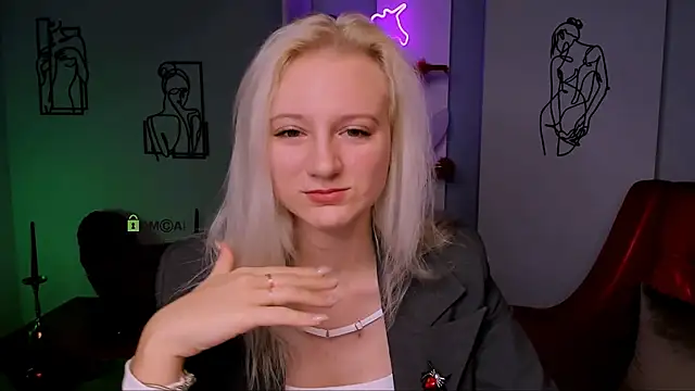 Snapshot of madam_uliis chatting on March 12, 2025, 8:41 am madam uliis online show from March 12, 2025, 8:41 am