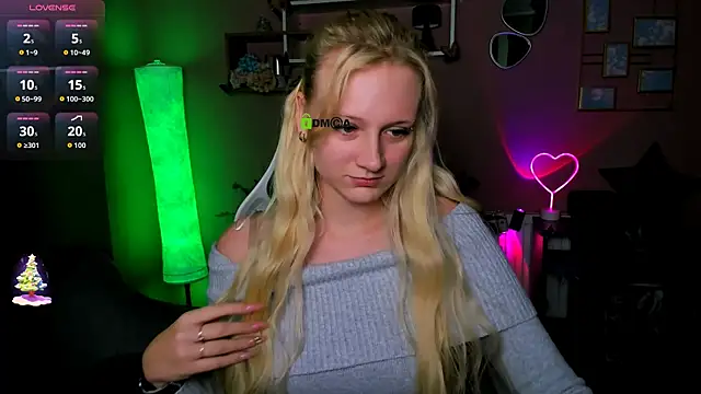 Snapshot of madam_uliis chatting on December 1, 2025, 10:16 am madam uliis online show from December 1, 2025, 10:16 am