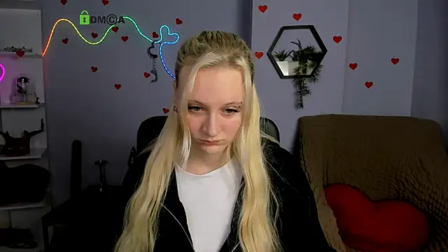 Snapshot of madam_uliis chatting on April 30, 2026, 8:21 am madam uliis online show from April 30, 2026, 8:21 am