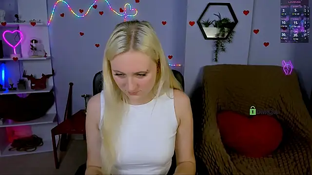 Snapshot of madam_uliis chatting on May 3, 2026, 10:20 am madam uliis online show from May 3, 2026, 10:20 am