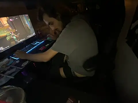 twink69Finger online show from November 3, 2025, 2:53 pm