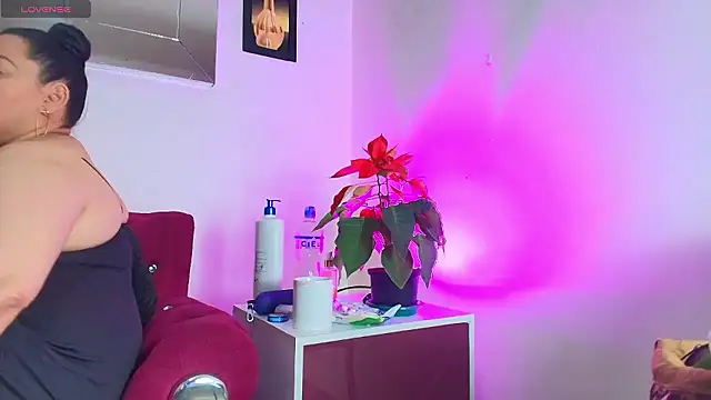 Snapshot of EllenaBoobs_ chatting on January 18, 2026, 2:48 am EllenaBoobs online show from January 18, 2026, 2:48 am