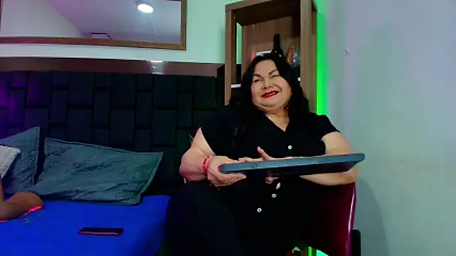 EllenaBoobs  online show from May 13, 2026, 4:08 am