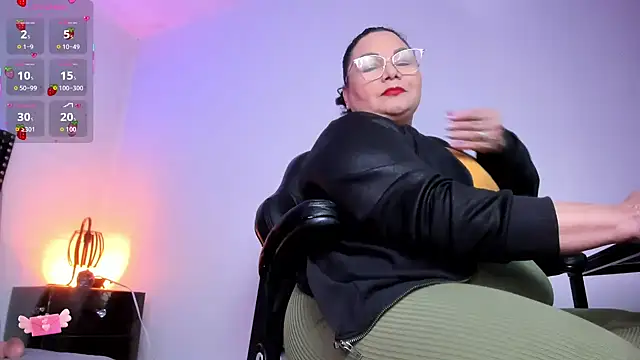 Snapshot of EllenaBoobs_ chatting on February 11, 2026, 3:50 am EllenaBoobs online show from February 11, 2026, 3:50 am