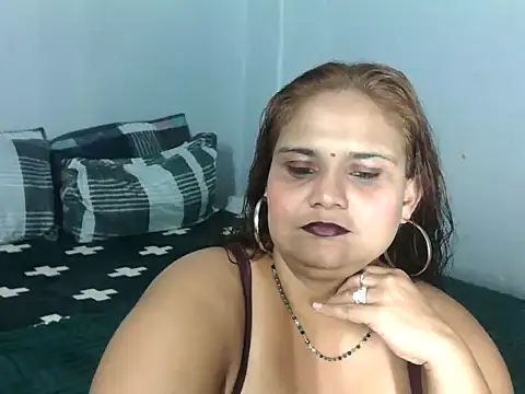 Snapshot of clover_cams1874 chatting on September 8, 2025, 5:45 pm clover cams1874 online show from September 8, 2025, 5:45 pm