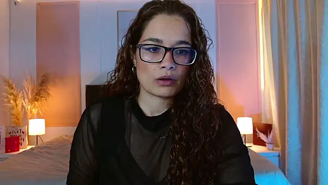 Rose Thompson1 online show from May 20, 2026, 1:41 pm