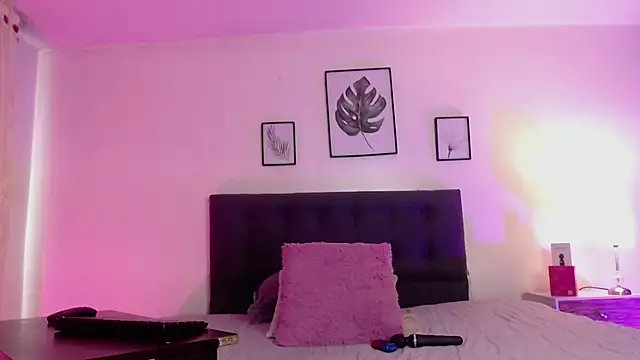 Rose Thompson1 online show from January 31, 2026, 7:12 pm