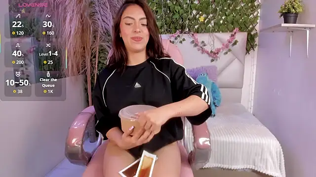 Snapshot of Abby_Piink chatting on November 25, 2025, 3:12 pm Abby Piink online show from November 25, 2025, 3:12 pm