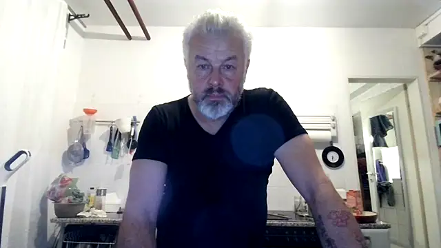 Berg Boy online show from November 26, 2025, 5:29 am