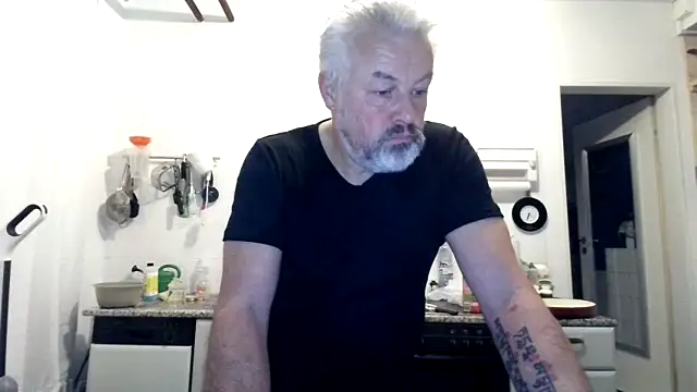 Berg Boy online show from November 18, 2025, 5:33 am