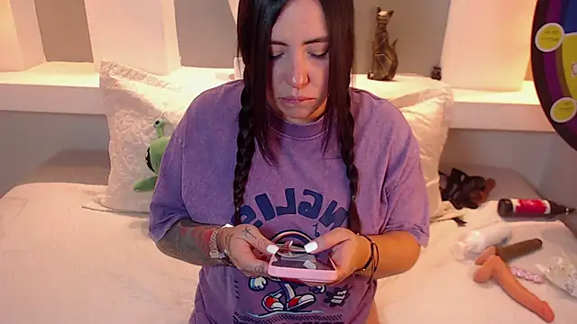 Snapshot of milu_w4llace chatting on September 26, 2025, 12:17 am milu w4llace online show from September 26, 2025, 12:17 am