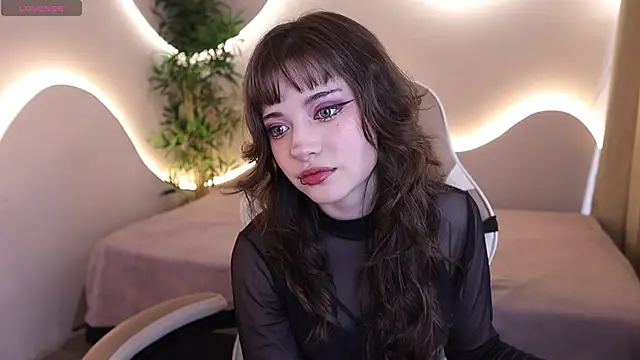 Miyuki wolf online show from November 11, 2025, 8:47 pm