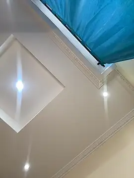 Ivelleee  online show from November 24, 2025, 8:31 pm