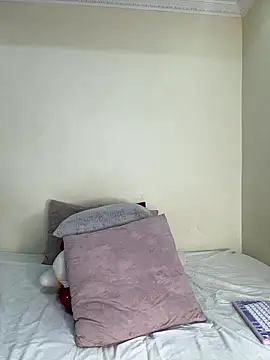 Ivelleee  online show from January 7, 2026, 11:21 pm