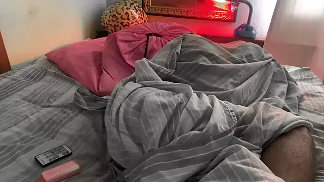 Snapshot of anthonyroth chatting on February 3, 2026, 7:19 pm anthonyroth online show from February 3, 2026, 7:19 pm