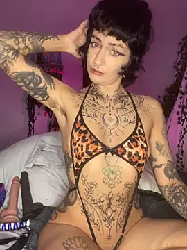littleinkedblaise666 online show from June 16, 2026, 8:20 pm