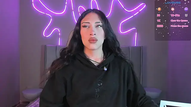 madison  rey online show from December 15, 2025, 12:55 pm