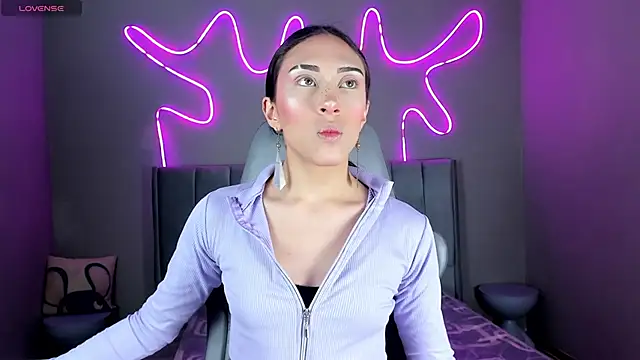 madison  rey online show from November 22, 2025, 1:10 pm